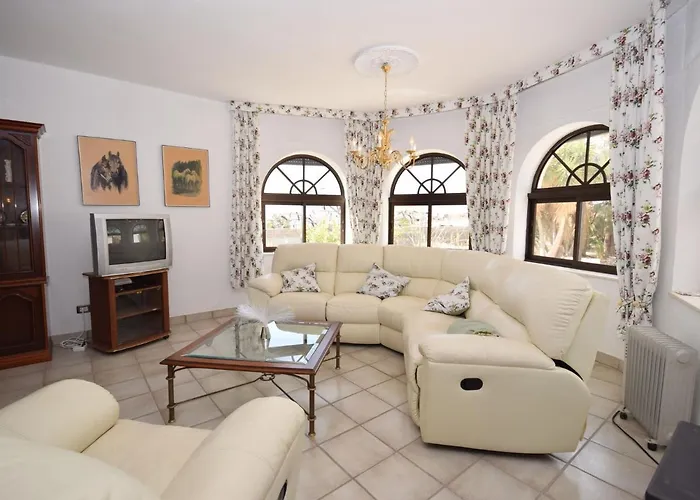 Beautiful In San Isidro With Pool 度假居