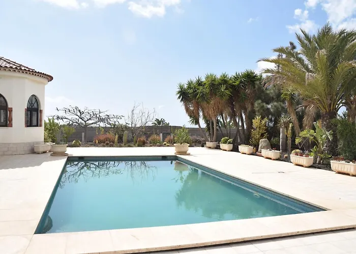 Beautiful In San Isidro With Pool 度假居 *