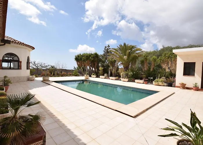 Beautiful In San Isidro With Pool